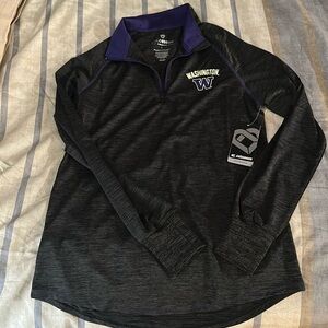 UW women’s long sleeve athletic shirt